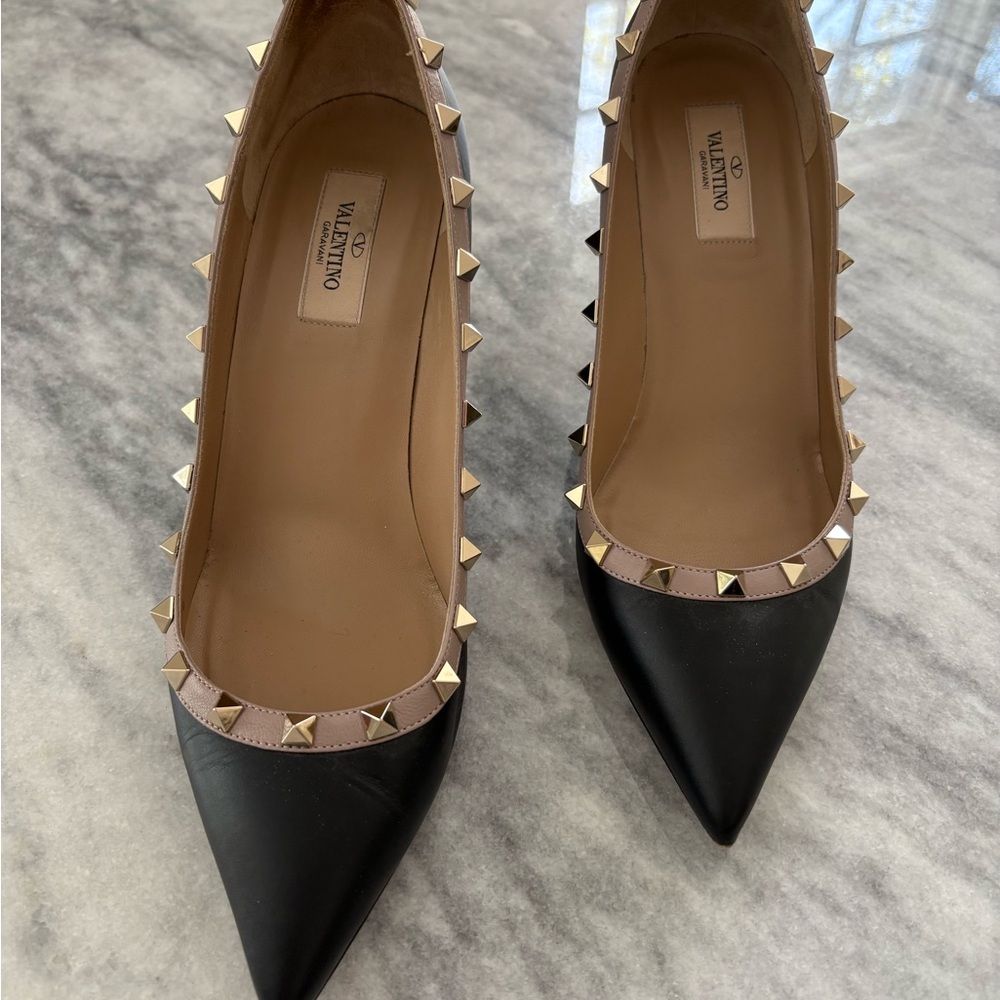 Valentino Garavani Gold Studied Heels